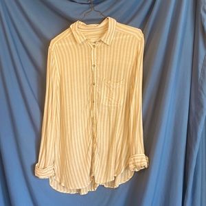 American Eagle boyfriend fit button up.  Cute & comfy yellow & white stripes!